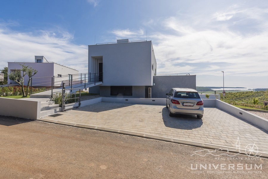 Villa moderna e di alta qualità con vista mare a Cittanova