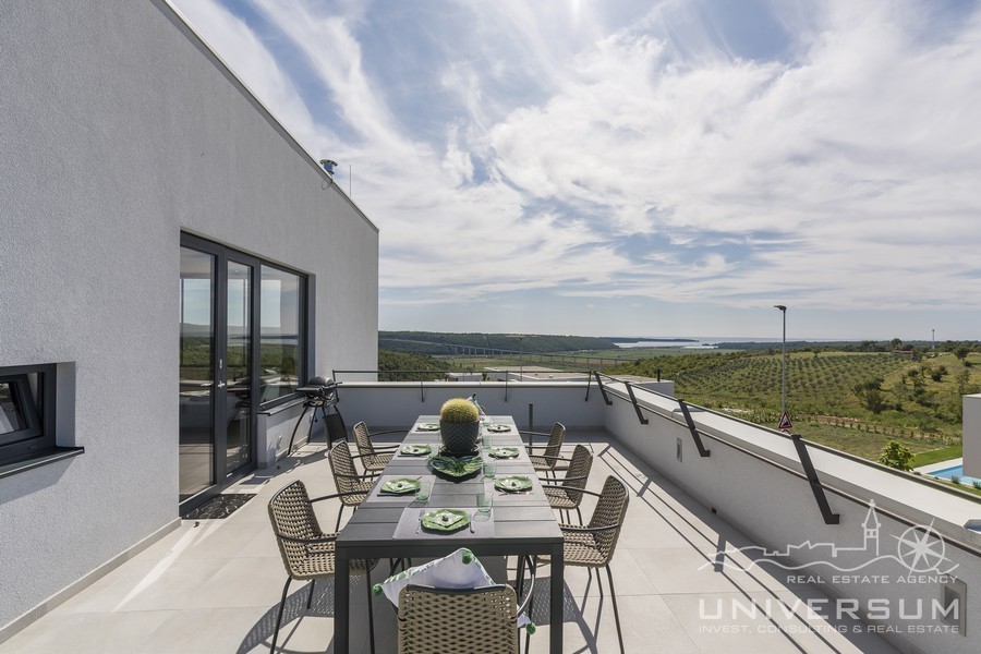 Villa moderna e di alta qualità con vista mare a Cittanova