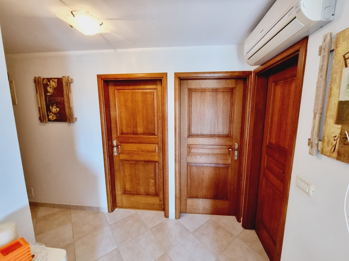 Spazioso appartamento con vista mare a Cittanova