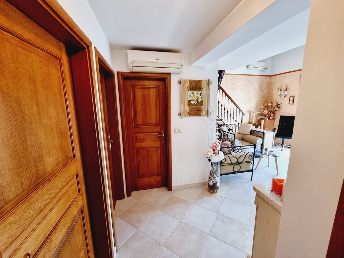 Spazioso appartamento con vista mare a Cittanova