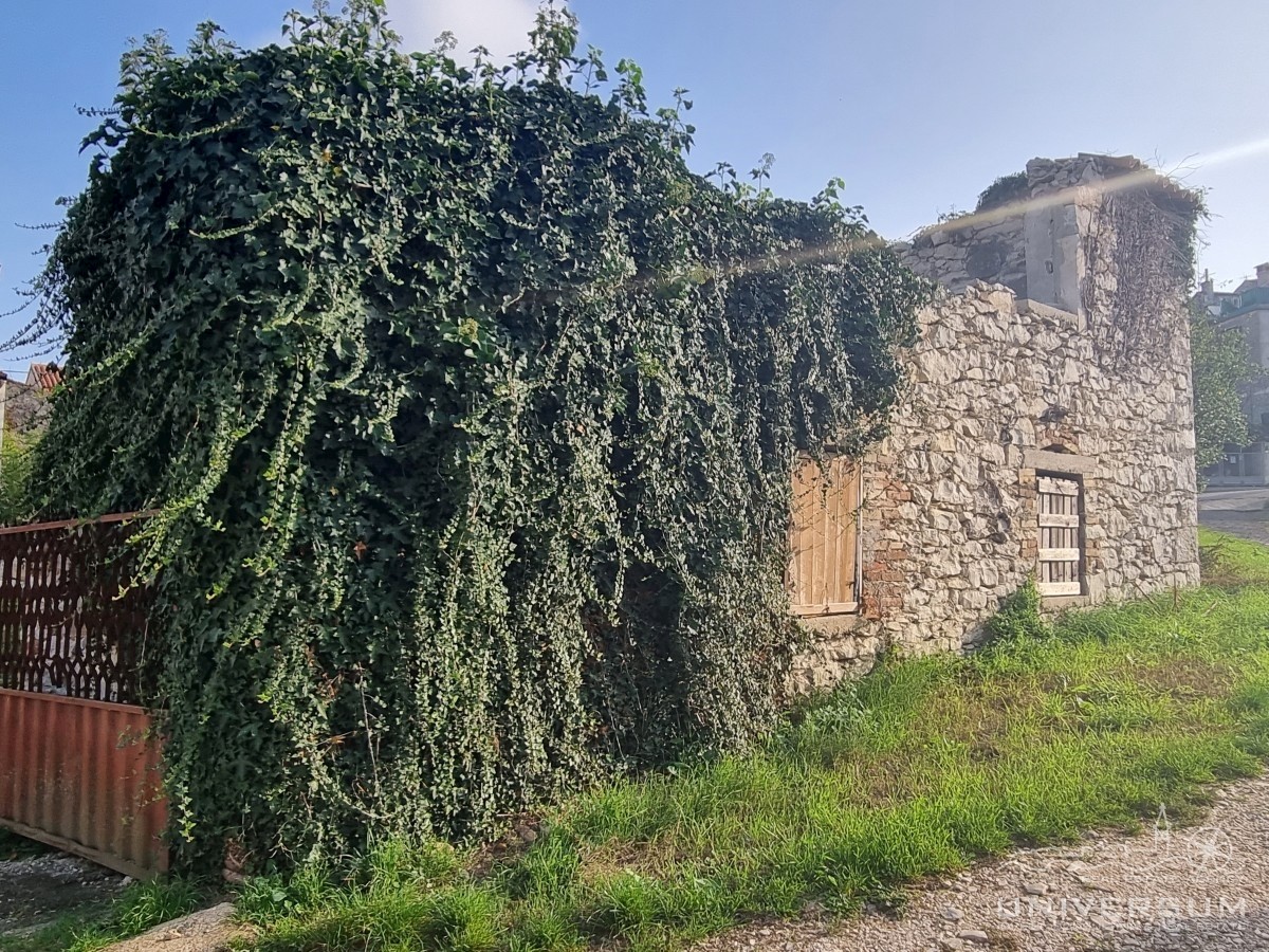 Casa in pietra in rovina a Brtonigla - Verteneglio