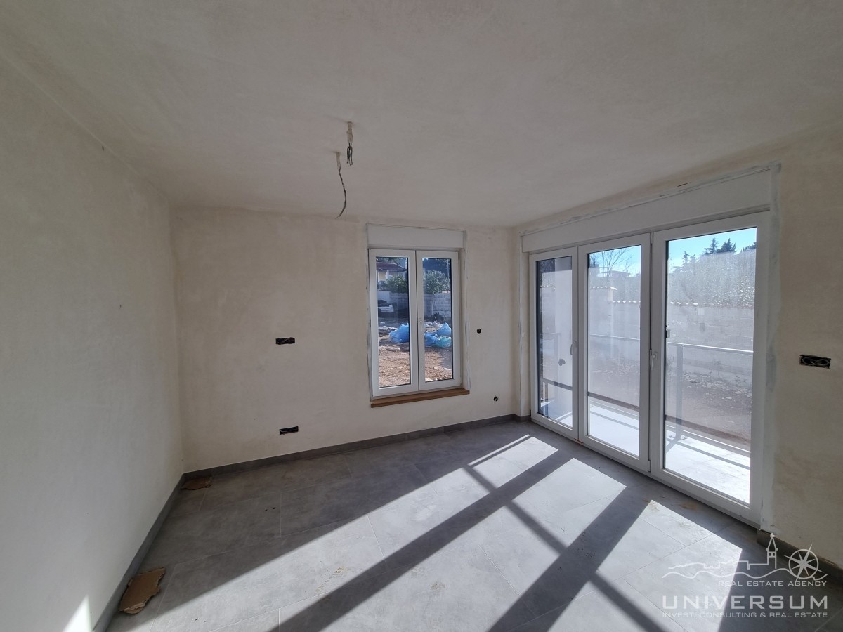 Appartamento al piano terra con cortile a Bašania