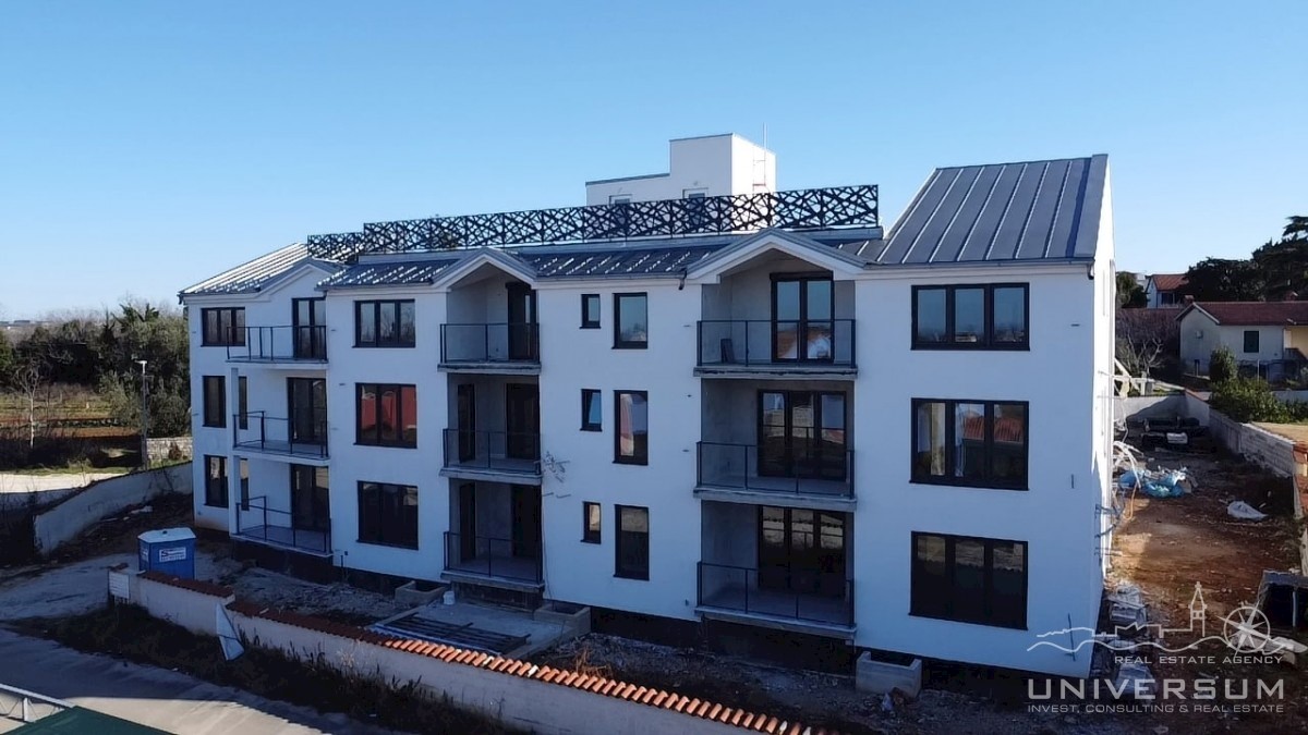 Appartamento al piano terra con cortile a Bašania