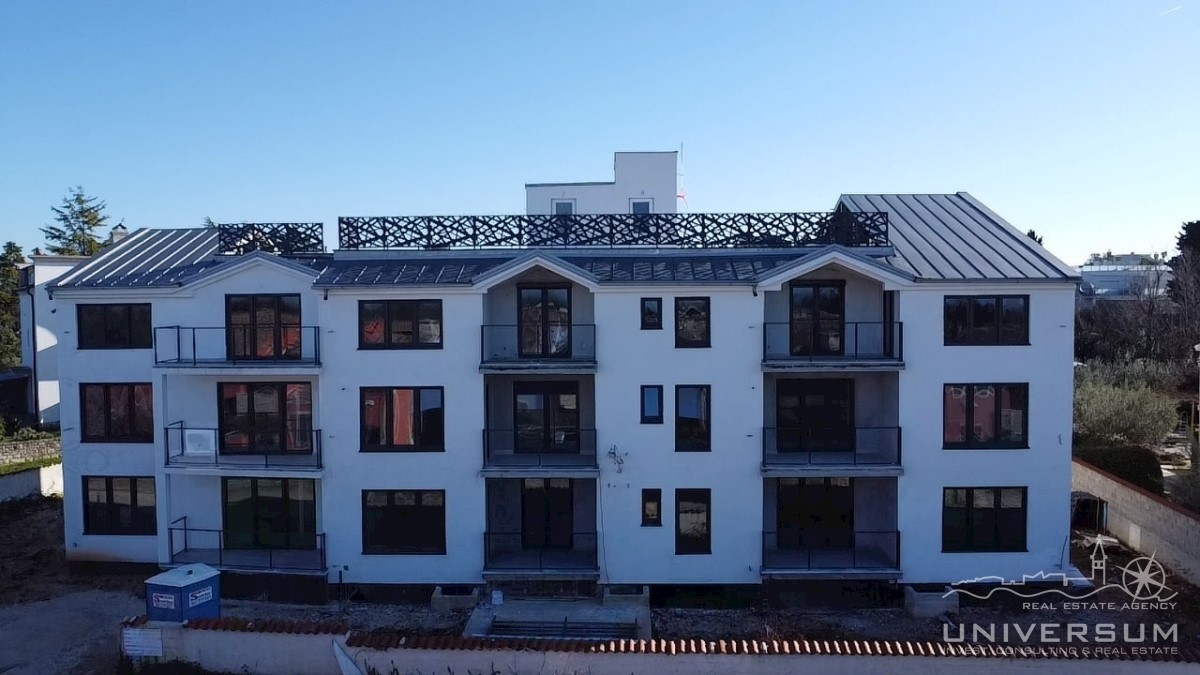 Appartamento al piano terra con cortile a Bašania