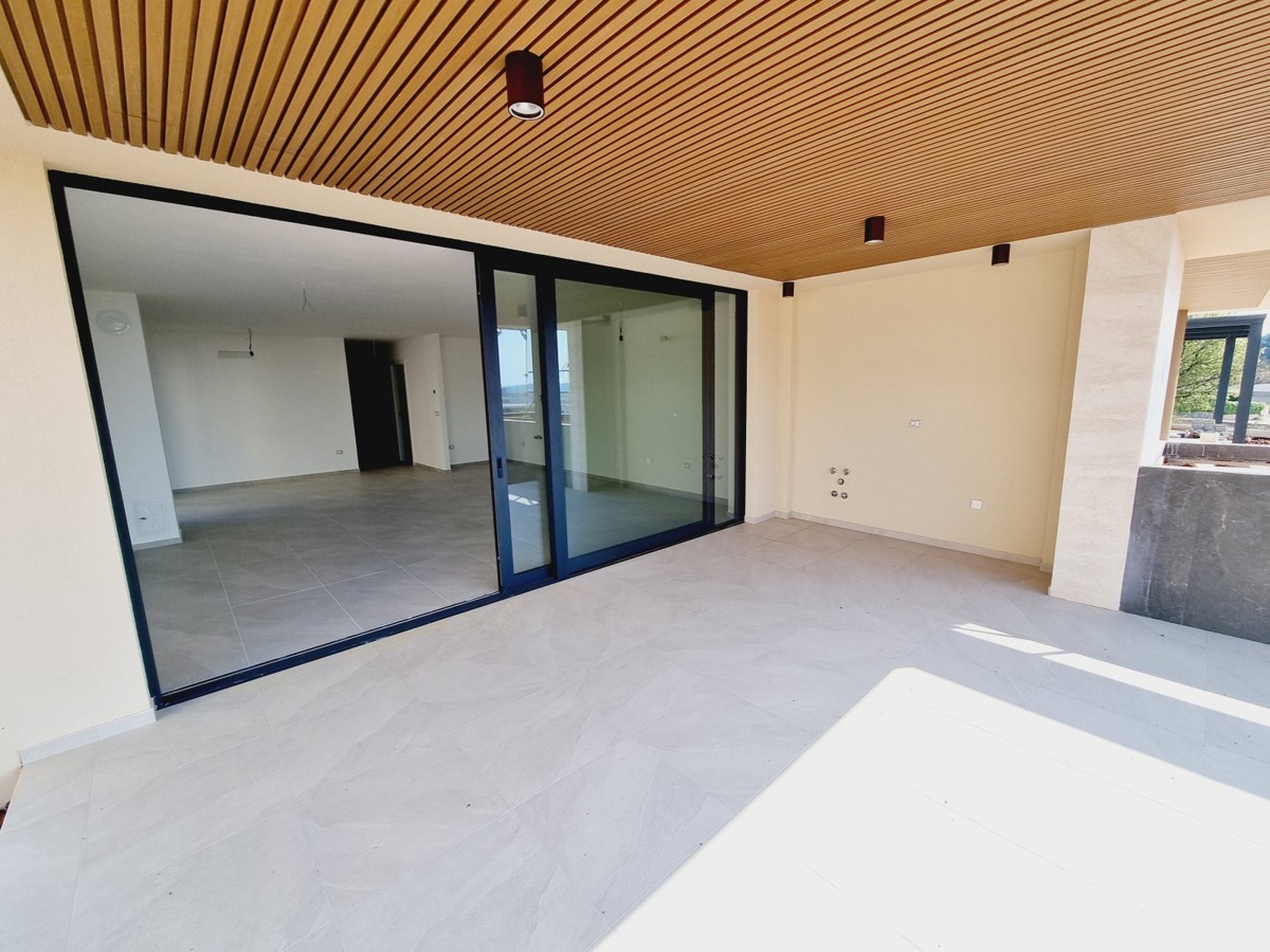 Appartamento al piano terra in un edificio moderno a Cittanova