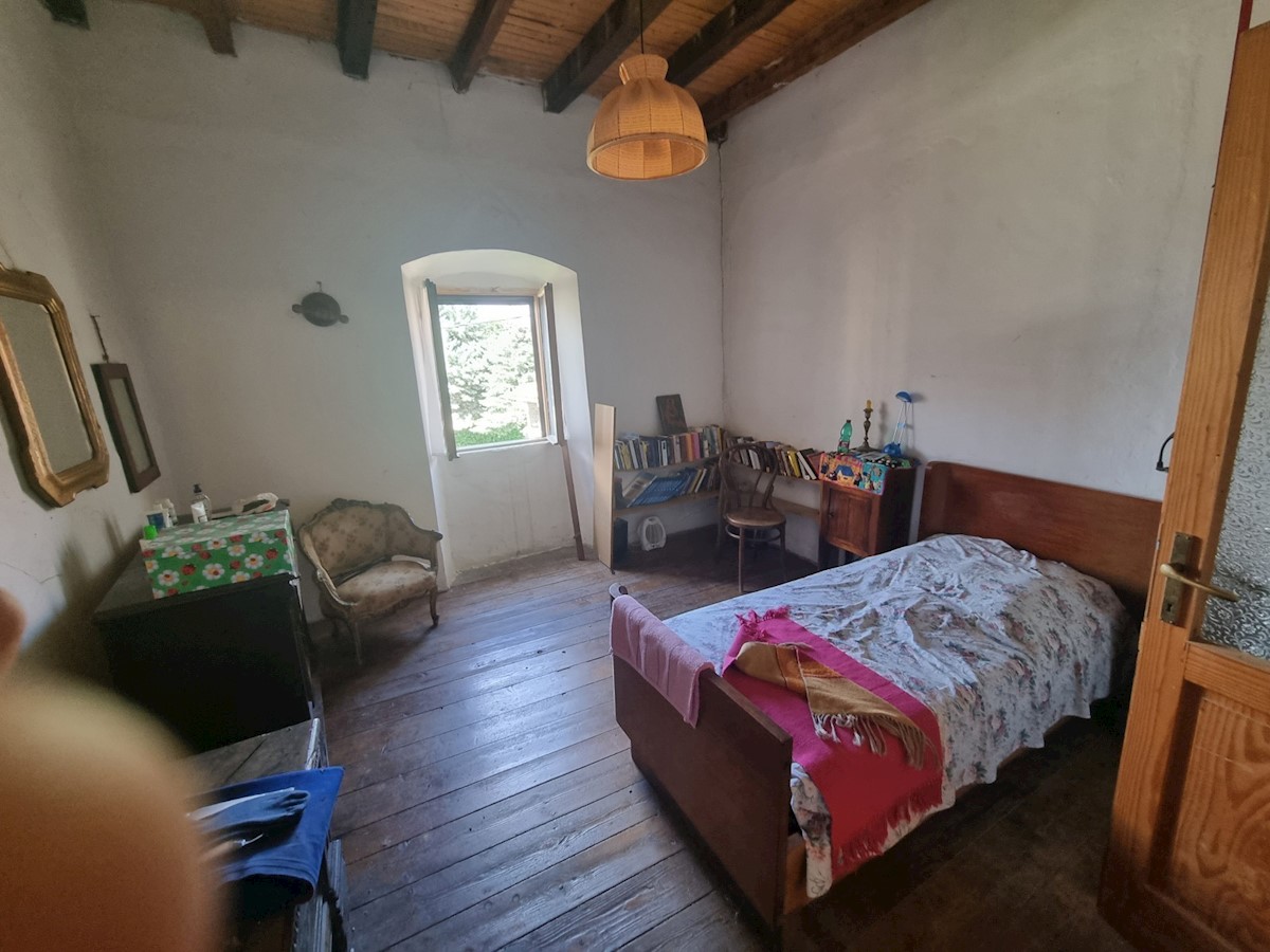 Casa in pietra da adattare a Grisignana