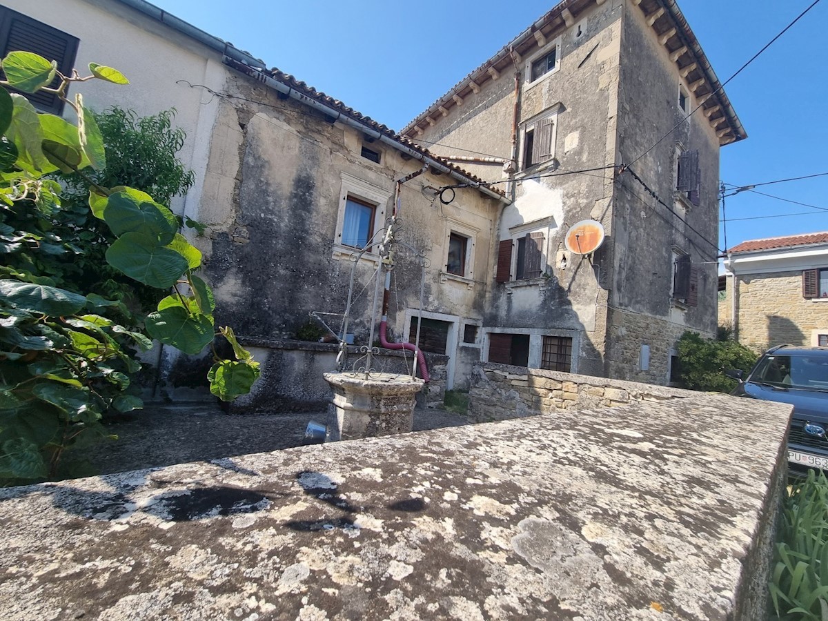 Casa in pietra da adattare a Grisignana