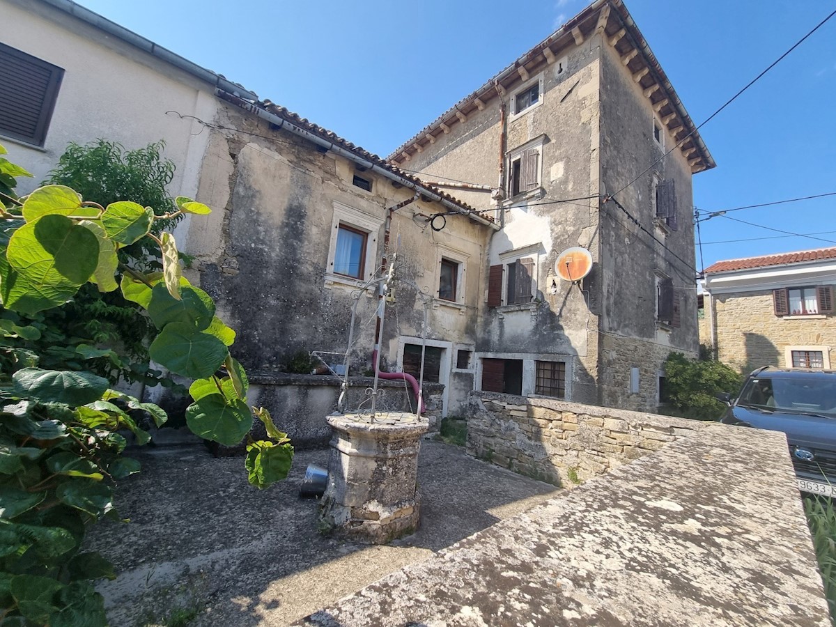 Casa in pietra da adattare a Grisignana