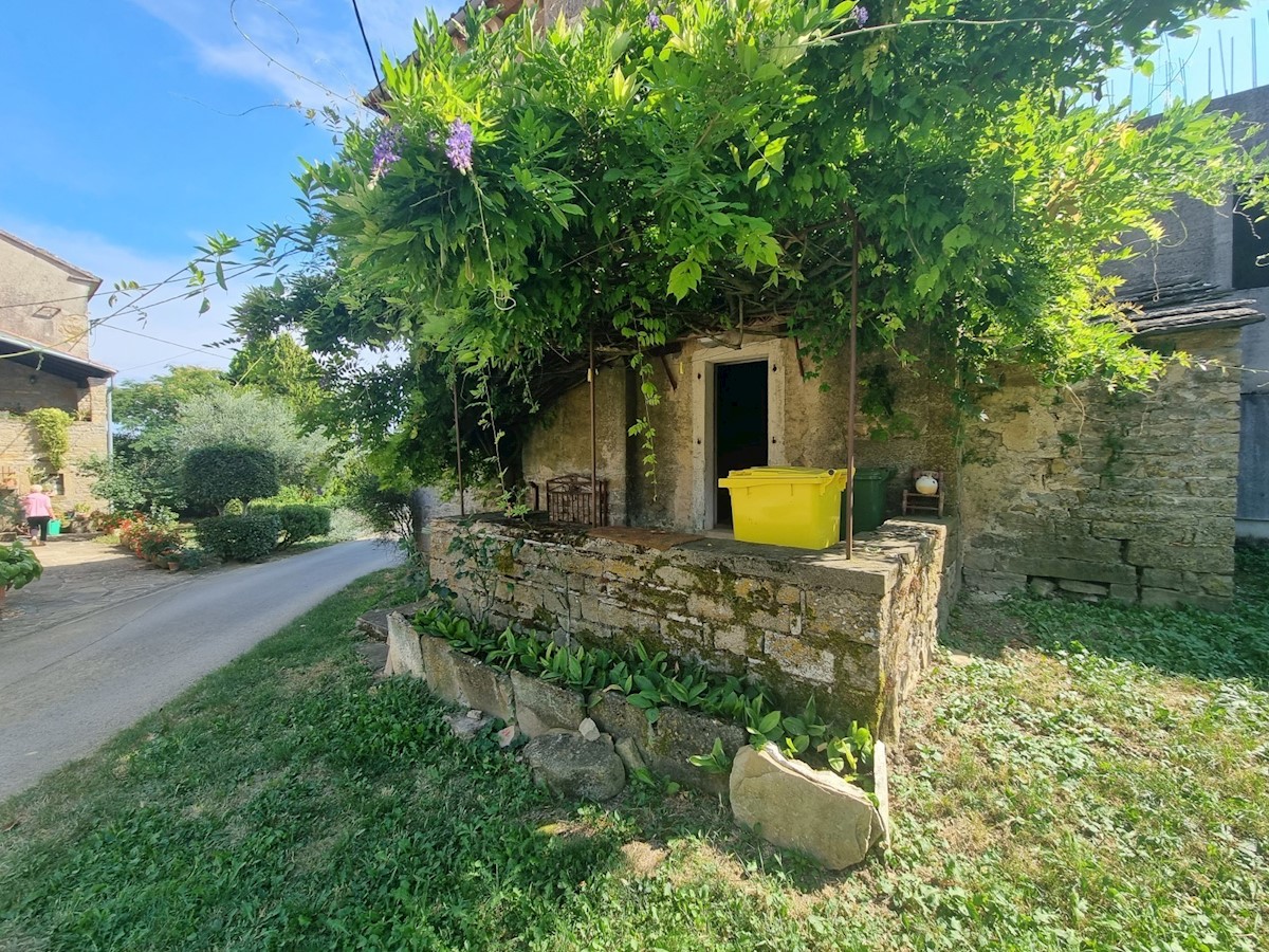 Casa in pietra da adattare a Grisignana