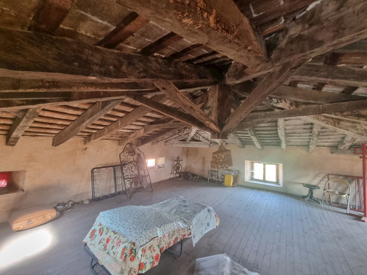 Casa in pietra da adattare a Grisignana