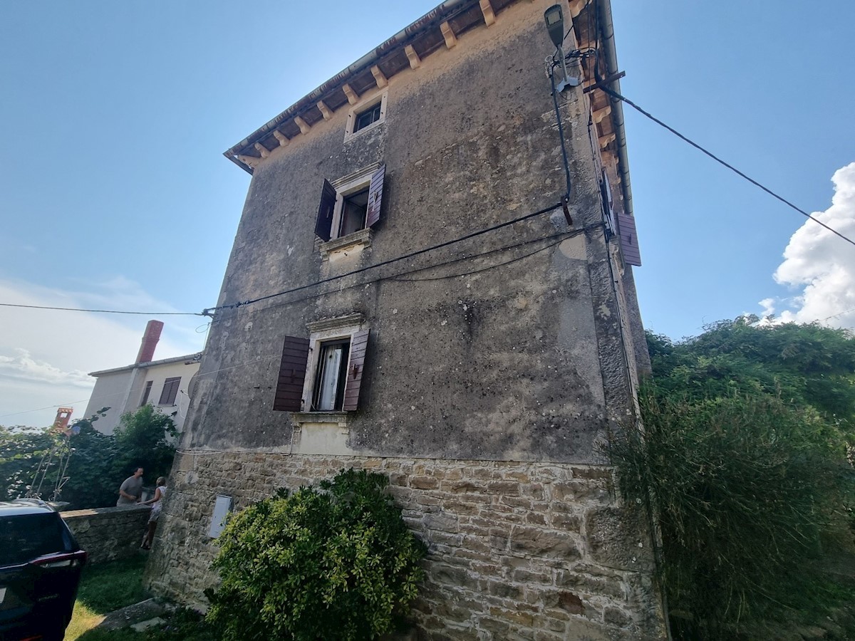 Casa in pietra da adattare a Grisignana