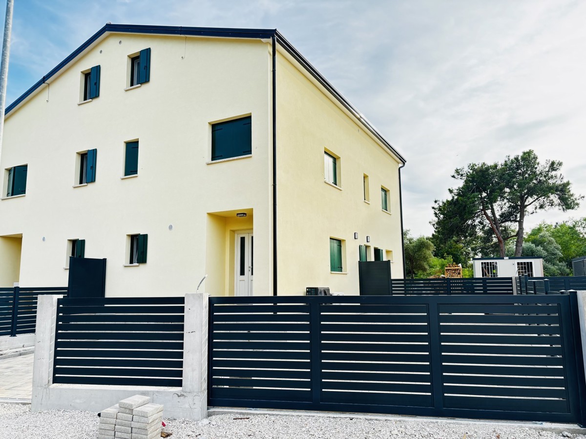 Appartamento in un piccolo edificio residenziale vicino a Umago