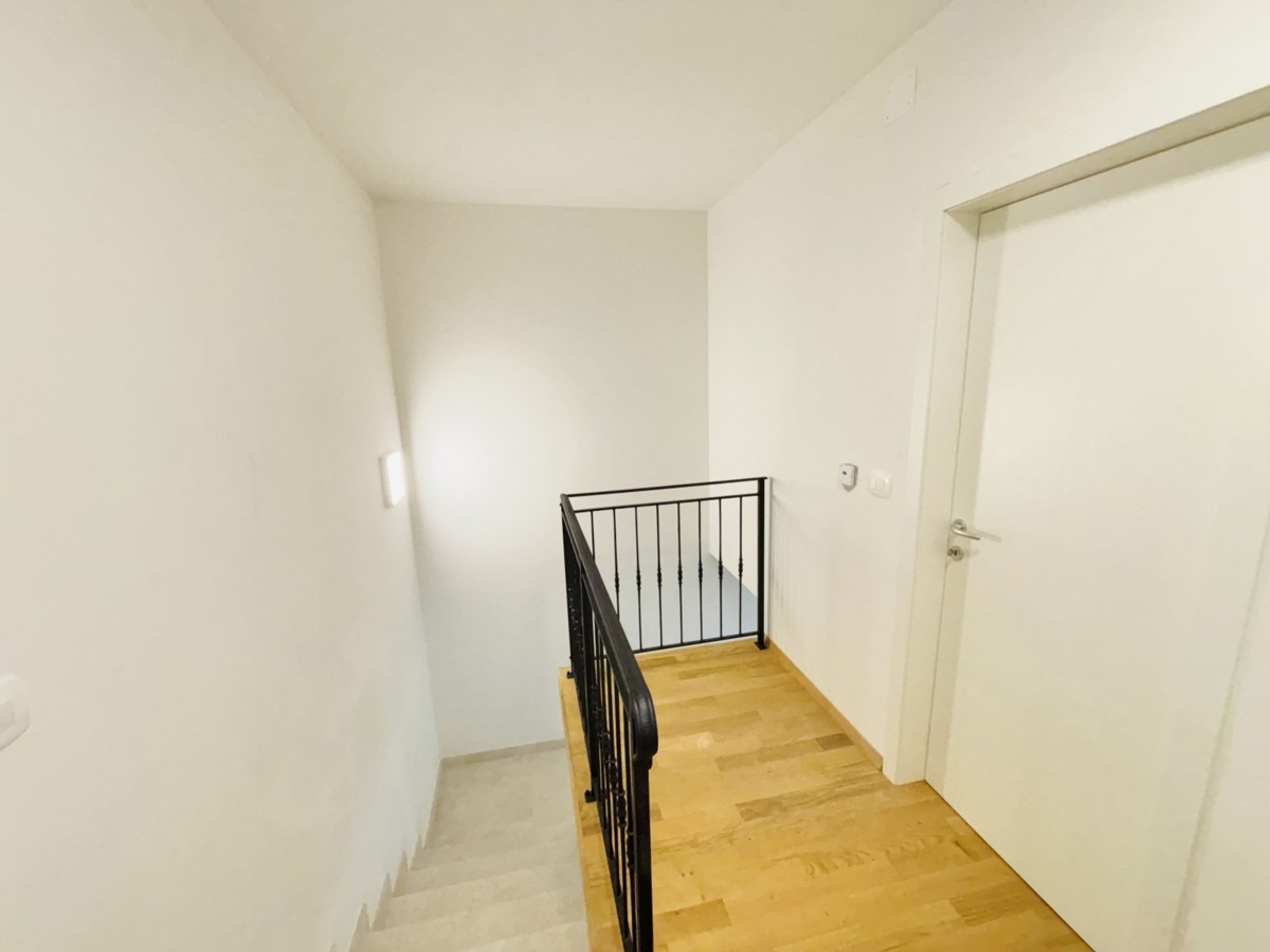 Appartamento in un piccolo edificio residenziale vicino a Umago