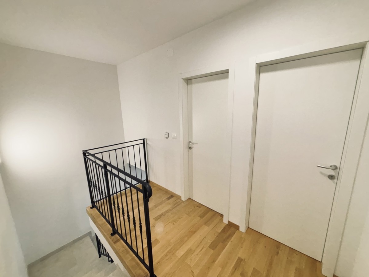Appartamento in un piccolo edificio residenziale vicino a Umago