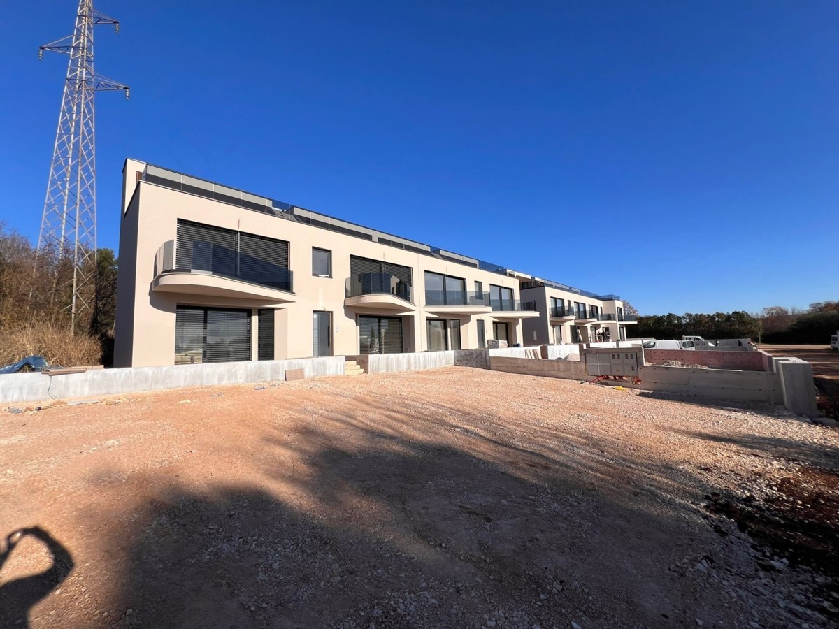 Appartamento moderno con terrazza panoramica e vista mare