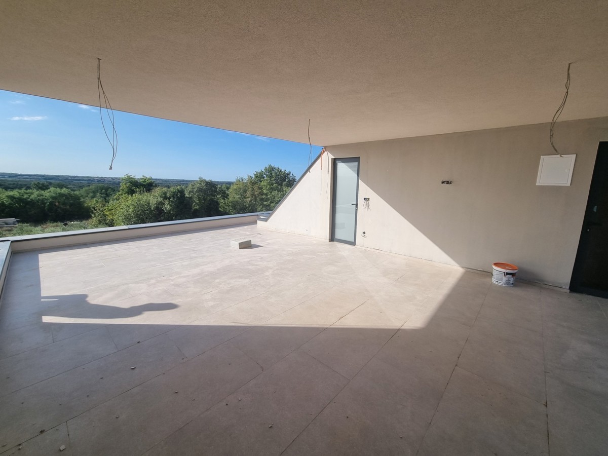 Appartamento moderno con terrazza panoramica e vista mare