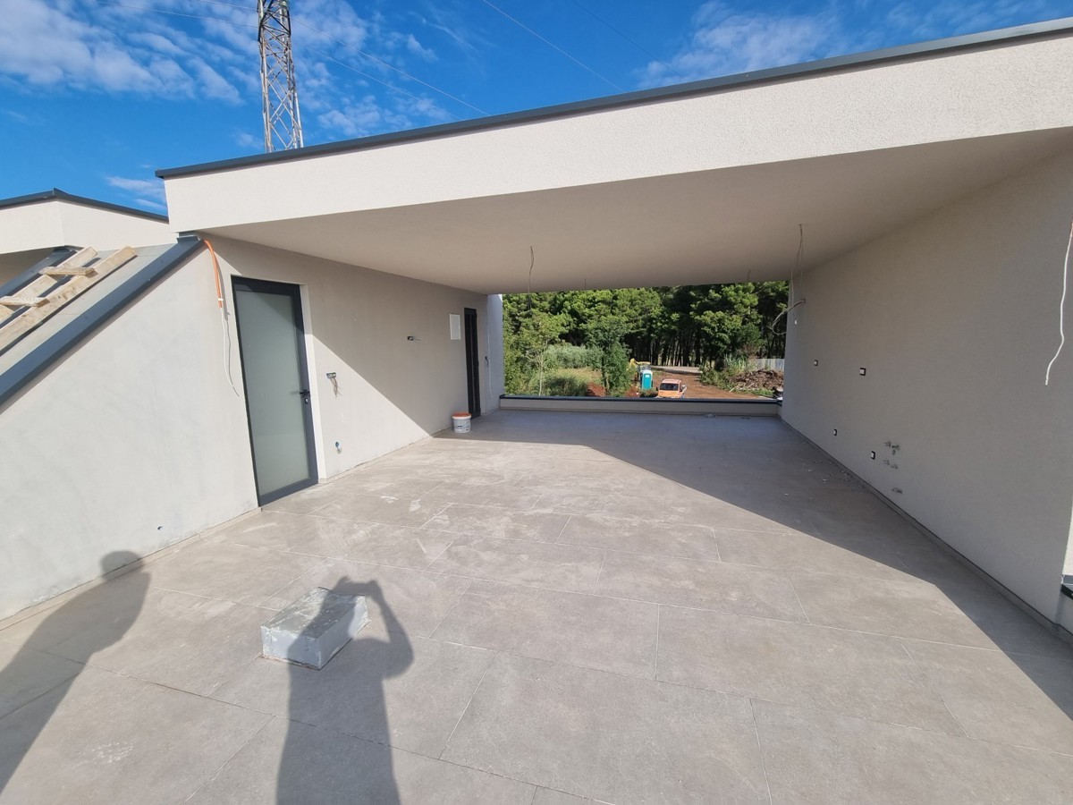 Appartamento moderno con terrazza panoramica e vista mare