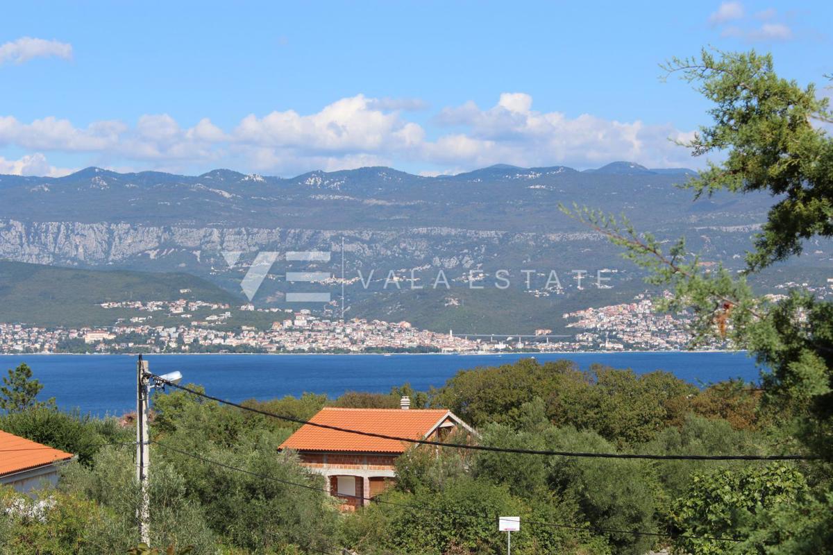 CASA INDIPENDENTE CON BELLISSIMA VISTA MARE E PISCINA