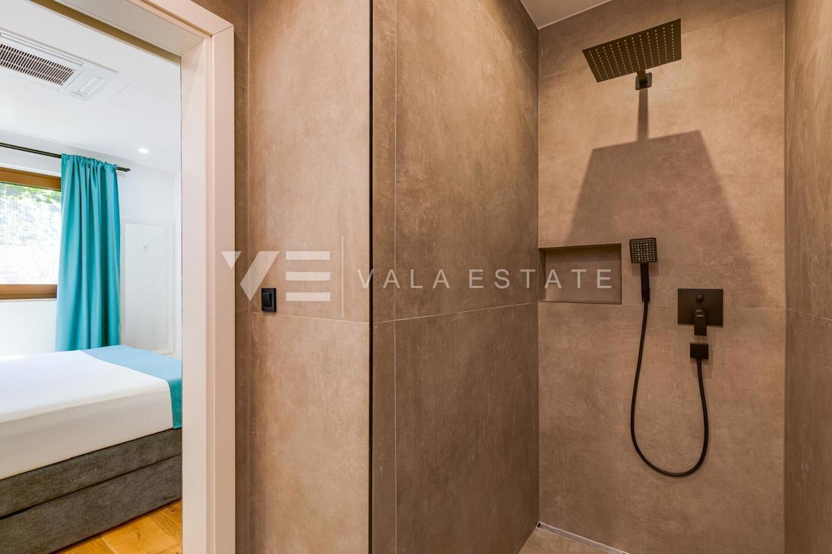CASA MODERNA INDIPENDENTE CON PISCINA IN POSIZIONE TRANQUILLA