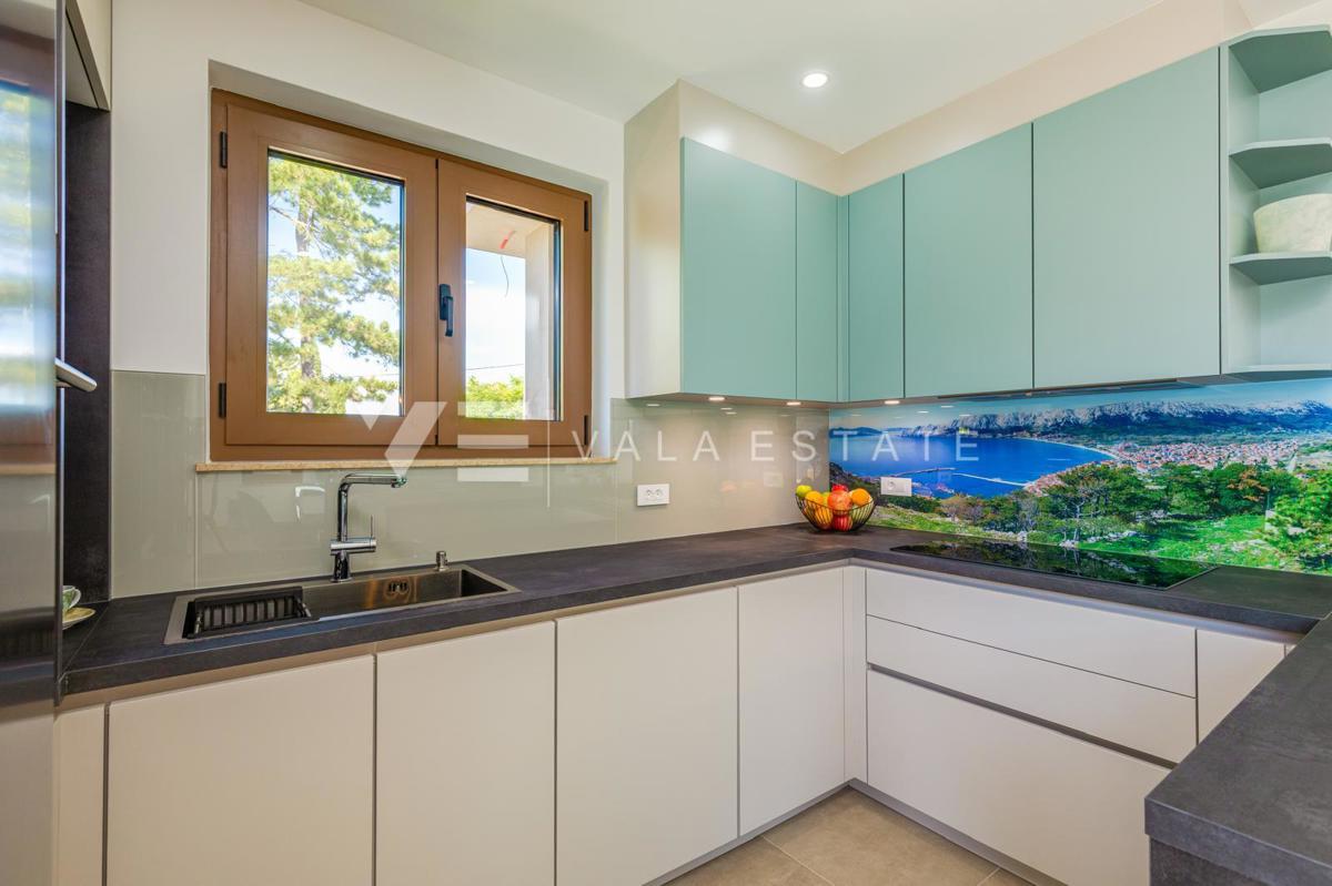 CASA MODERNA INDIPENDENTE CON PISCINA IN POSIZIONE TRANQUILLA