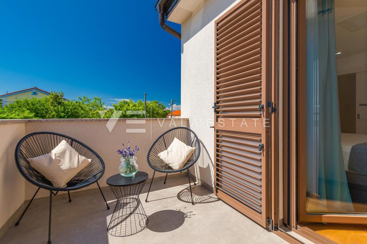 CASA MODERNA INDIPENDENTE CON PISCINA IN POSIZIONE TRANQUILLA