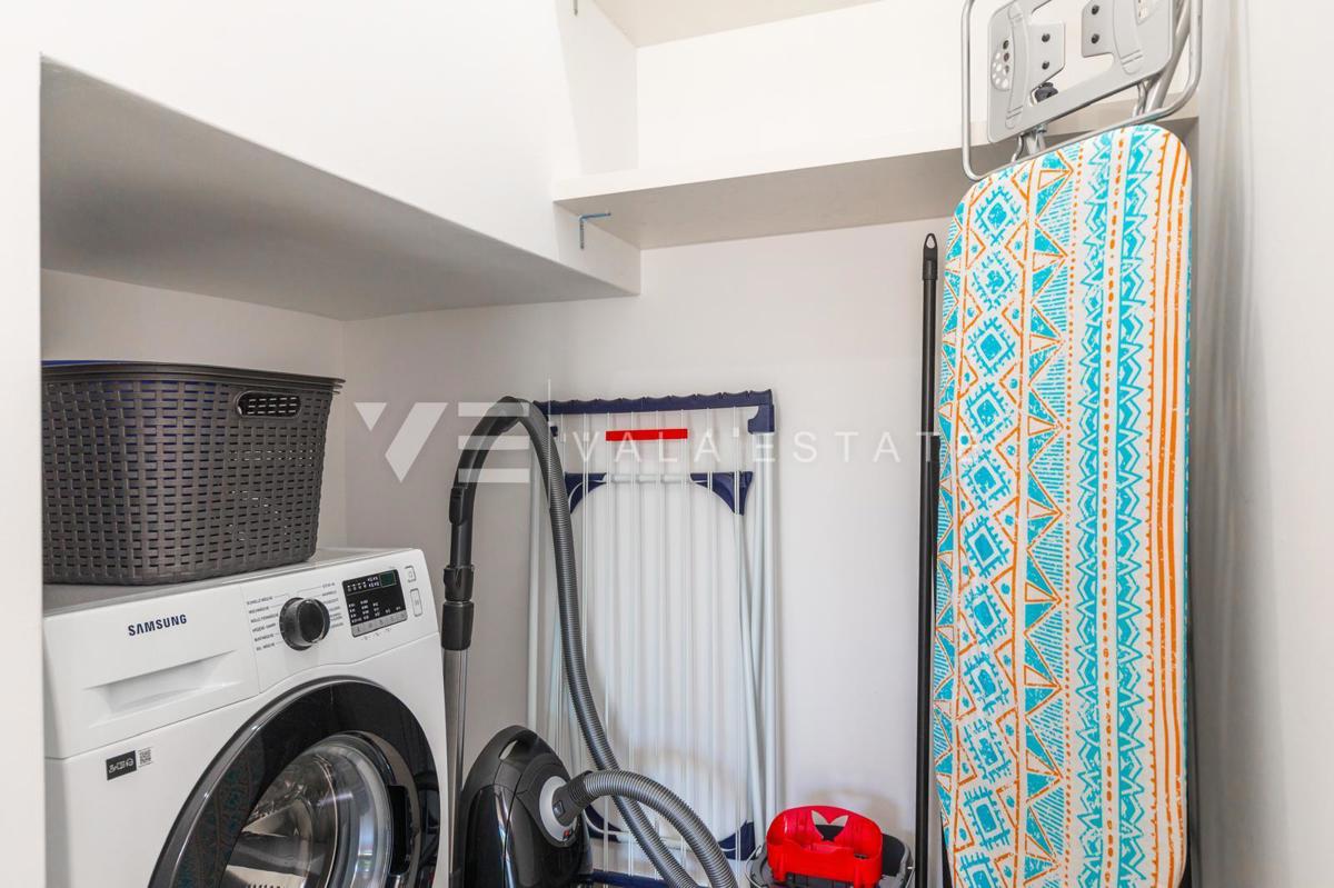CASA MODERNA INDIPENDENTE CON PISCINA IN POSIZIONE TRANQUILLA
