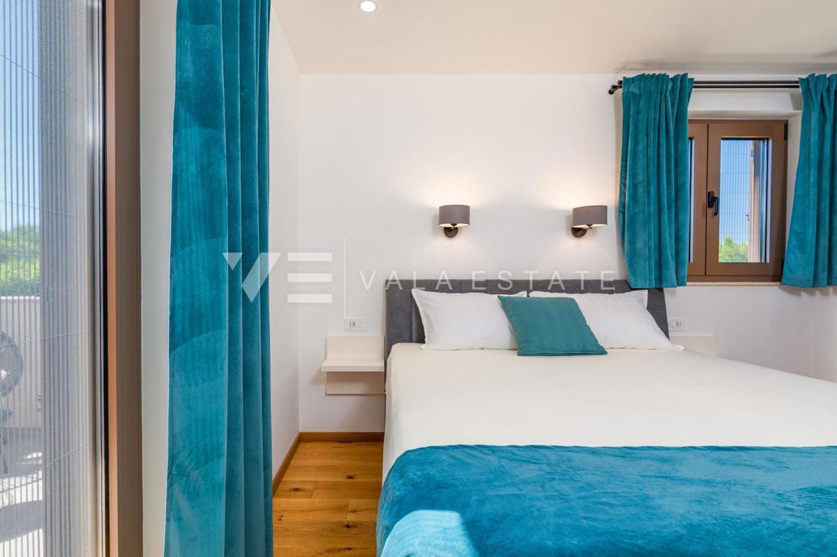 CASA MODERNA INDIPENDENTE CON PISCINA IN POSIZIONE TRANQUILLA