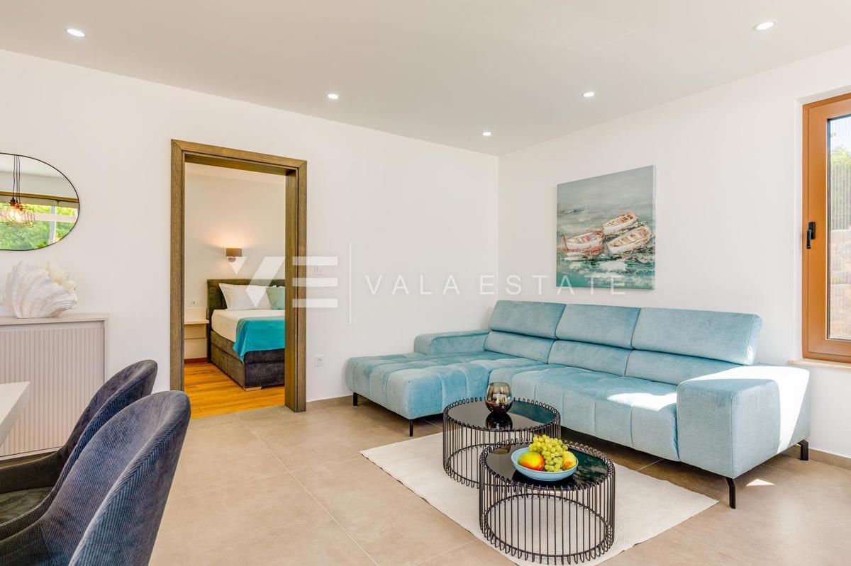 CASA MODERNA INDIPENDENTE CON PISCINA IN POSIZIONE TRANQUILLA