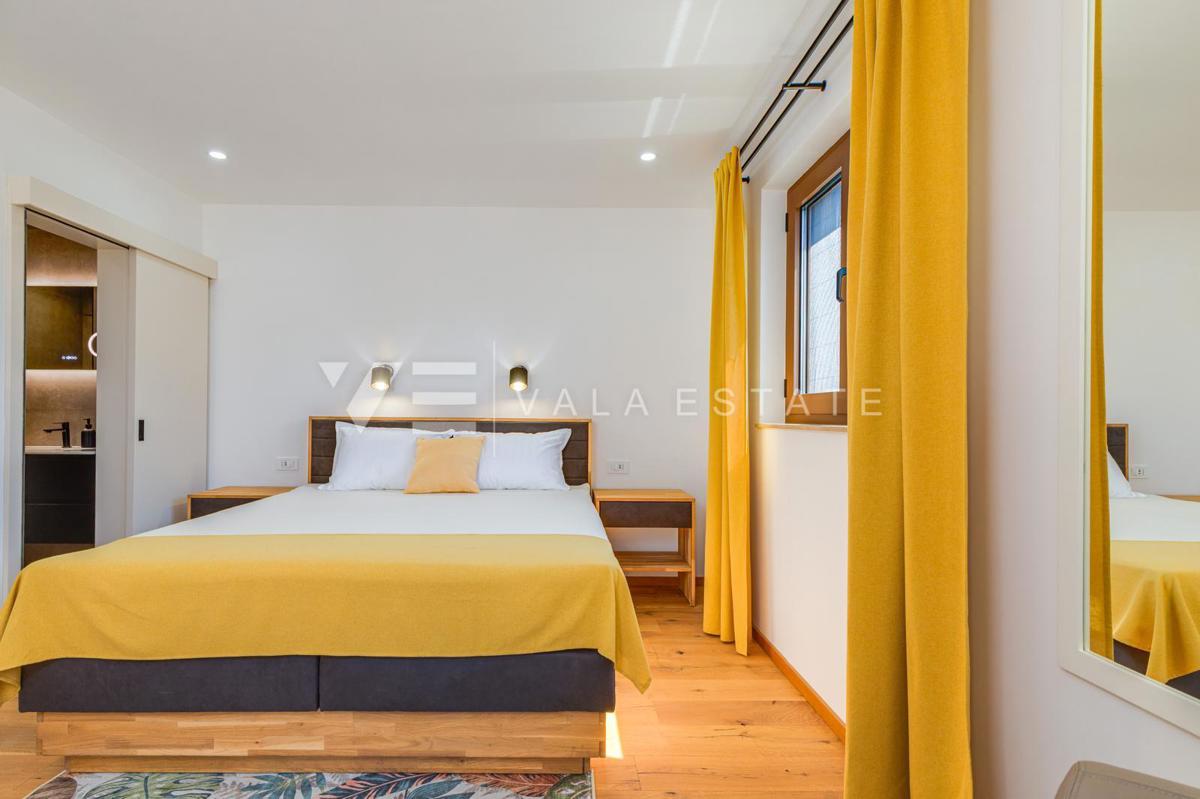 CASA MODERNA INDIPENDENTE CON PISCINA IN POSIZIONE TRANQUILLA