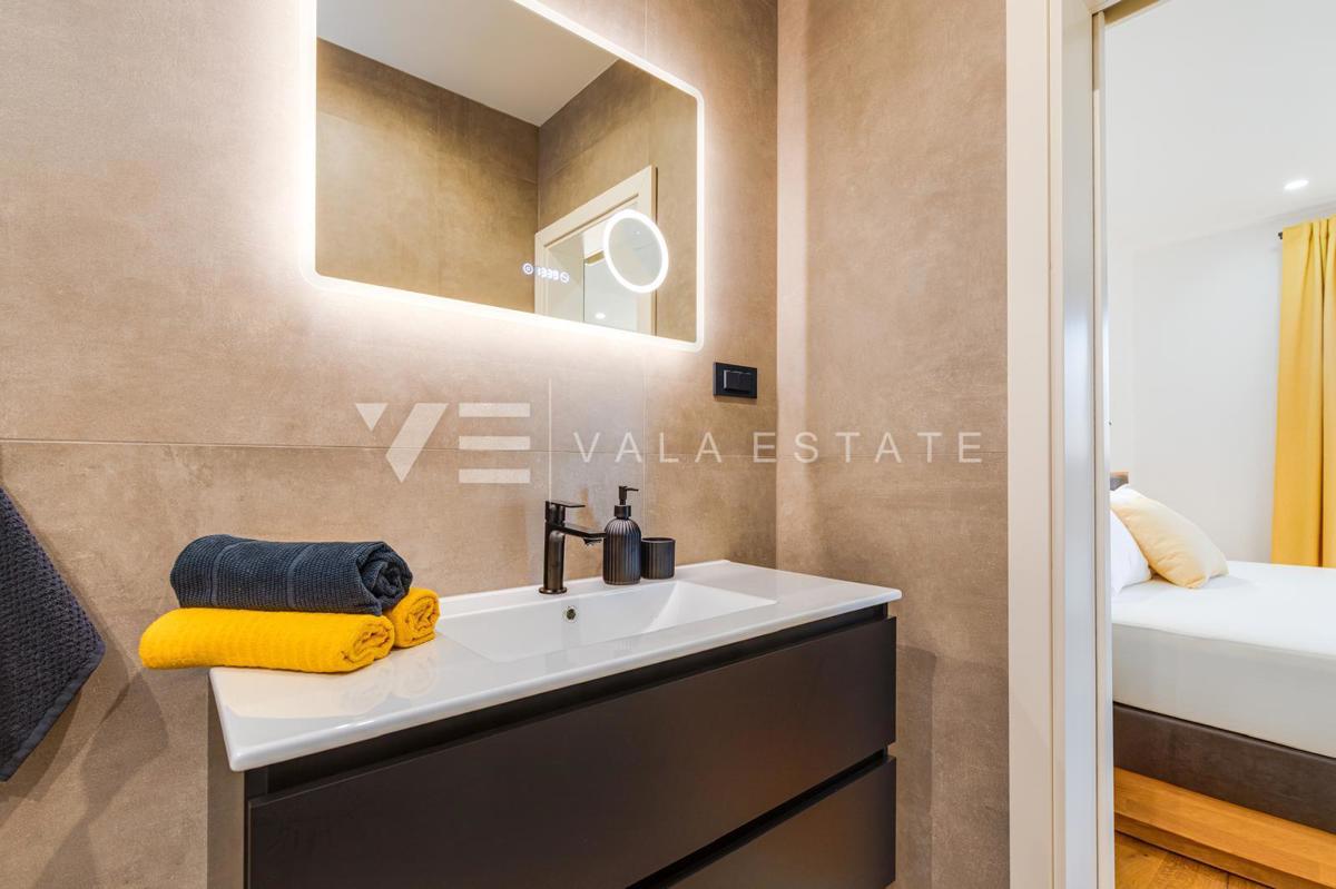 CASA MODERNA INDIPENDENTE CON PISCINA IN POSIZIONE TRANQUILLA