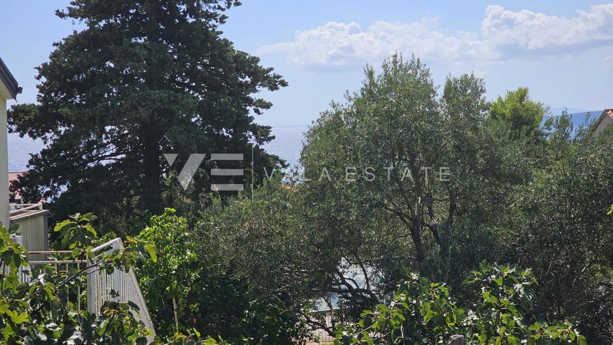 DOUBLE HOUSE WITH THREE APARTMENTS AND SEA VIEW NEAR THE BEACH