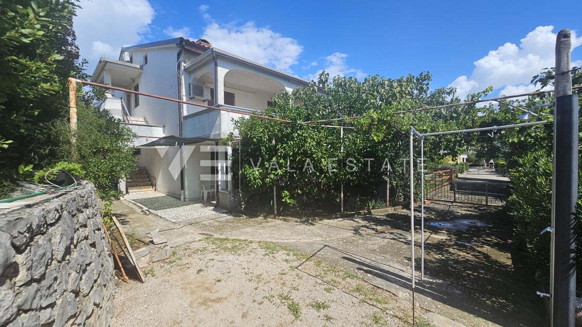 DOUBLE HOUSE WITH THREE APARTMENTS AND SEA VIEW NEAR THE BEACH