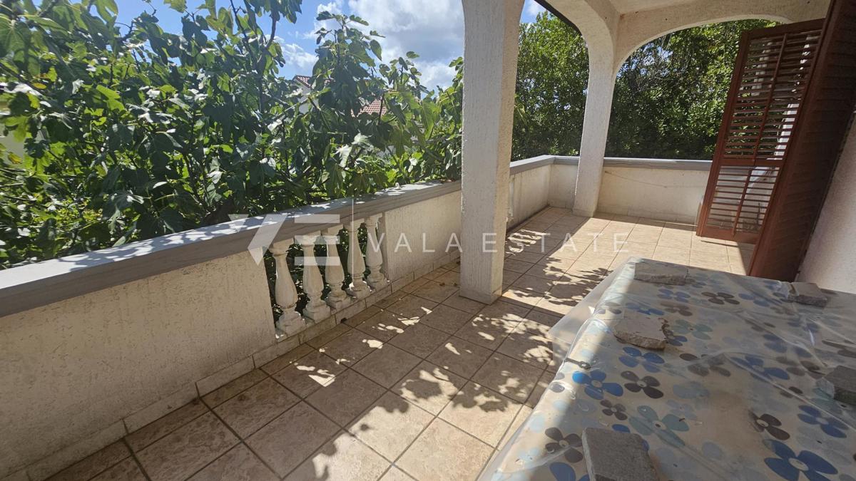DOUBLE HOUSE WITH THREE APARTMENTS AND SEA VIEW NEAR THE BEACH
