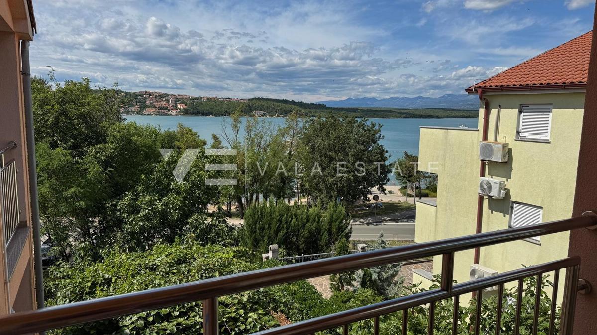 APPARTAMENTO IN POSIZIONE ATTRAENTE PRIMA FILA SUL MARE