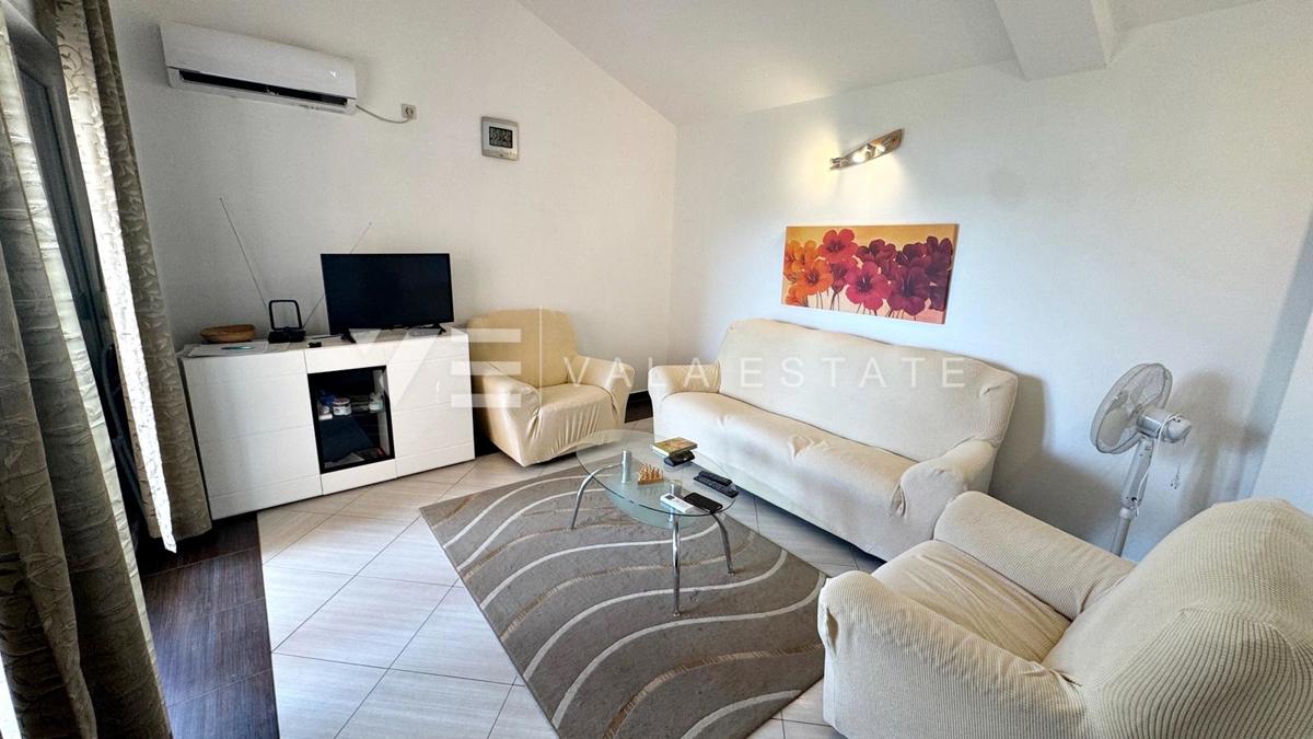 APPARTAMENTO IN POSIZIONE ATTRAENTE PRIMA FILA SUL MARE