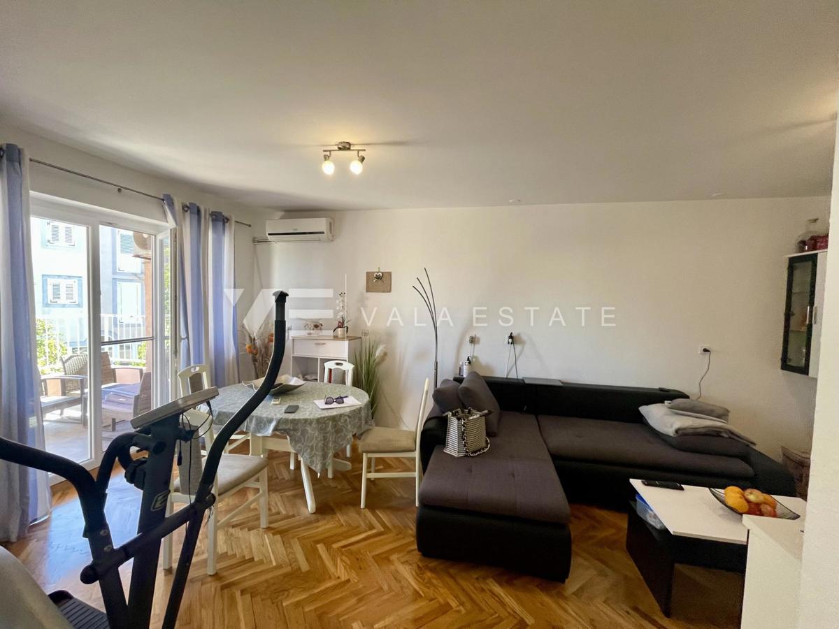 APPARTAMENTO CON DUE CAMERE DA LETTO IN POSIZIONE TRANQUILLA