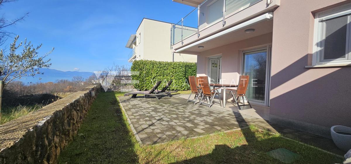 APPARTAMENTO AL PIANO TERRA CON GIARDINO E VISTA MARE