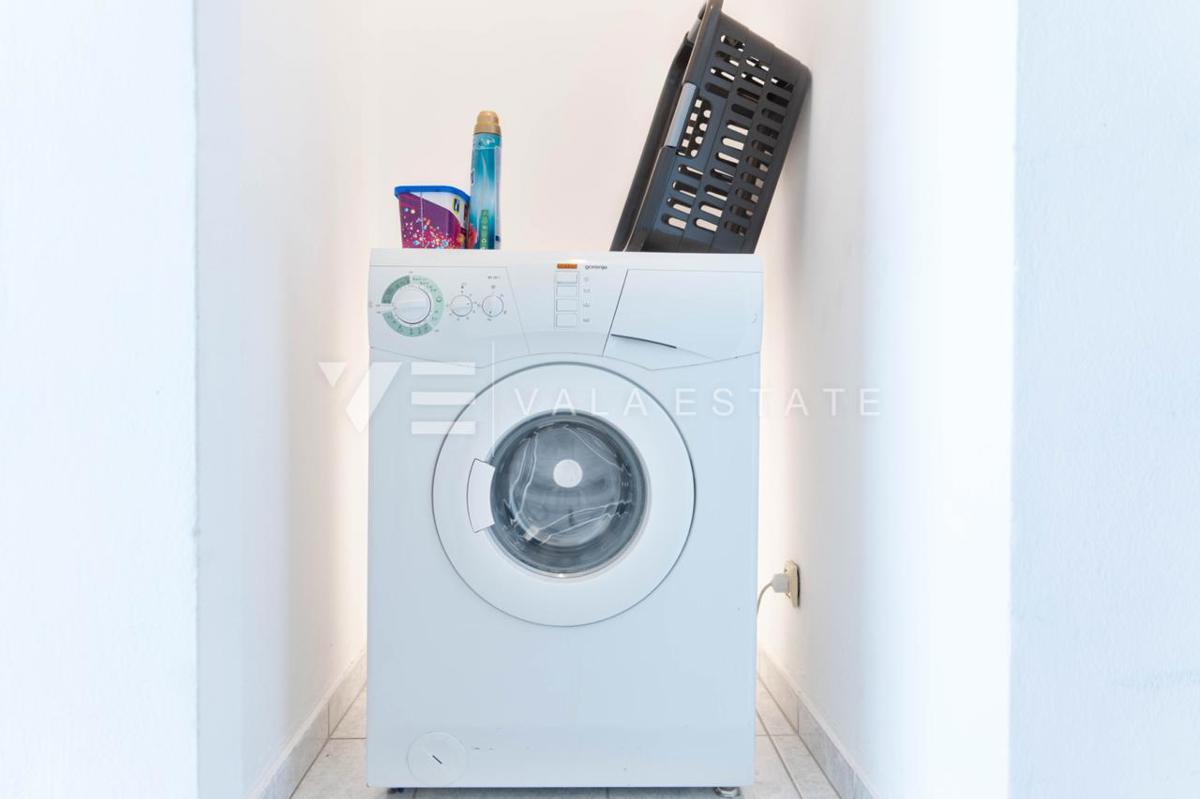 APPARTAMENTO ATTRAENTE CON VISTA MARE APERTO