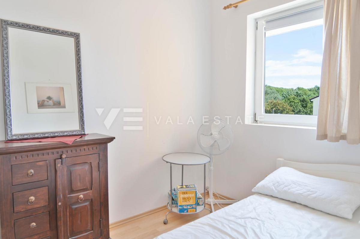 APPARTAMENTO ATTRAENTE CON VISTA MARE APERTO