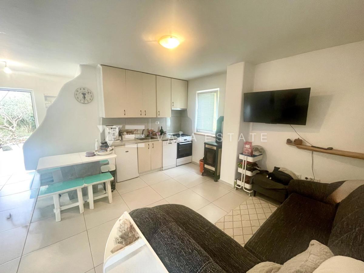 CASA INDIPENDENTE CON AMPIO GIARDINO IN POSIZIONE TRANQUILLA