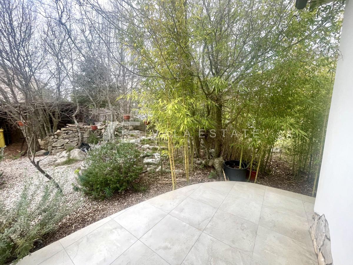 CASA INDIPENDENTE CON AMPIO GIARDINO IN POSIZIONE TRANQUILLA