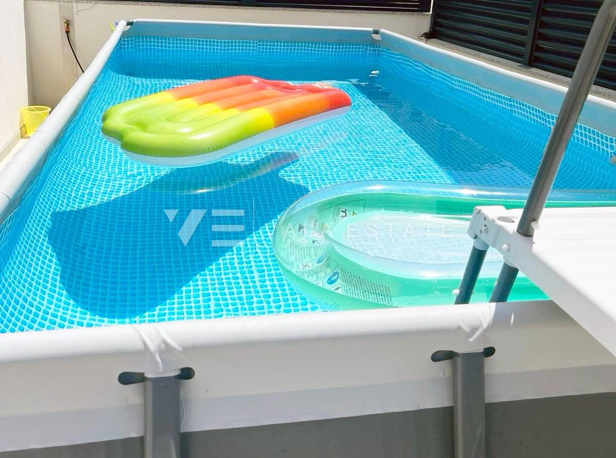 Moderno appartamento al piano terra con giardino in una zona tranquilla.