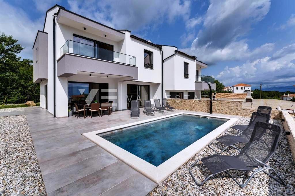 CASA MODERNA CON DUE APPARTAMENTI SU DUE PIANI E VISTA MARE