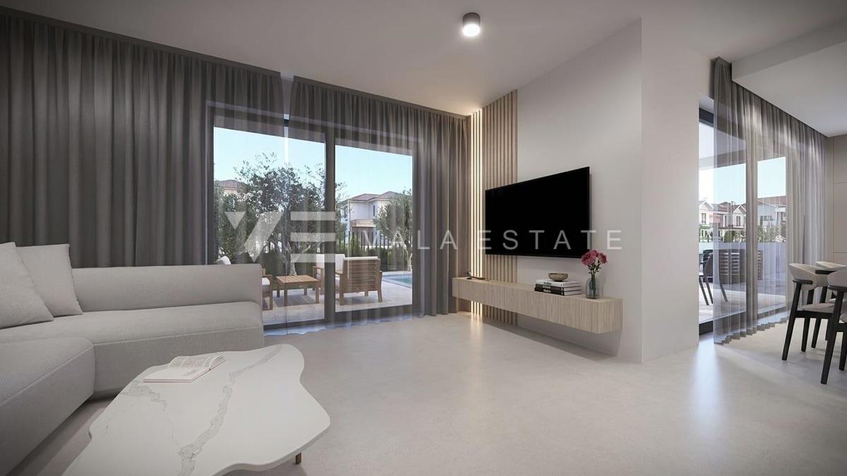 NUOVA CASA SEMI-INDIPENDENTE CON PISCINA IN UNA POSIZIONE TRANQUILLA