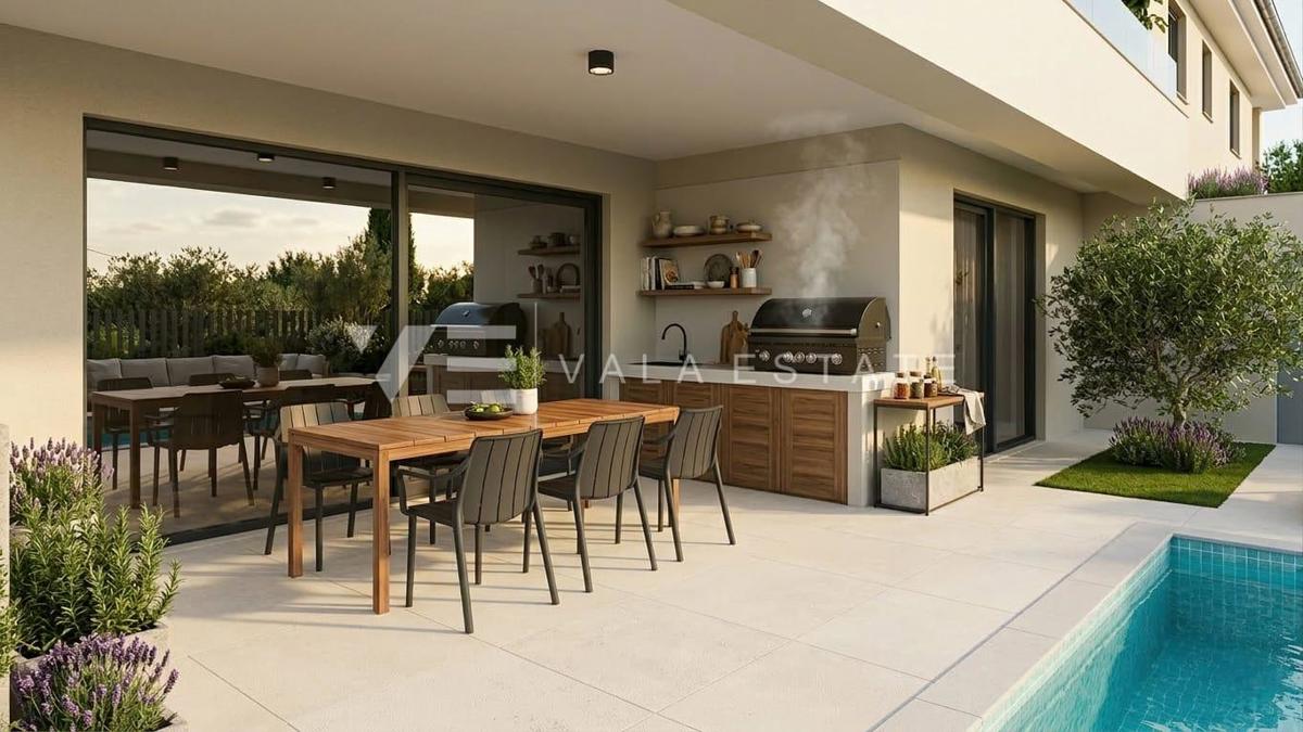 NUOVA CASA SEMI-INDIPENDENTE CON PISCINA IN UNA POSIZIONE TRANQUILLA