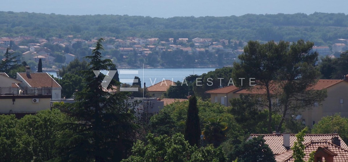 CASA CON SEI APPARTAMENTI IN LOCAZIONE MOLTO ATTRAENTE