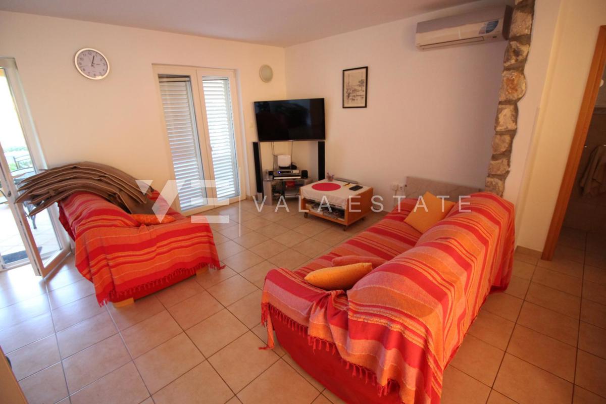 CASA RINNOVATA ED ARREDATA A SOLI 80 M DAL MARE