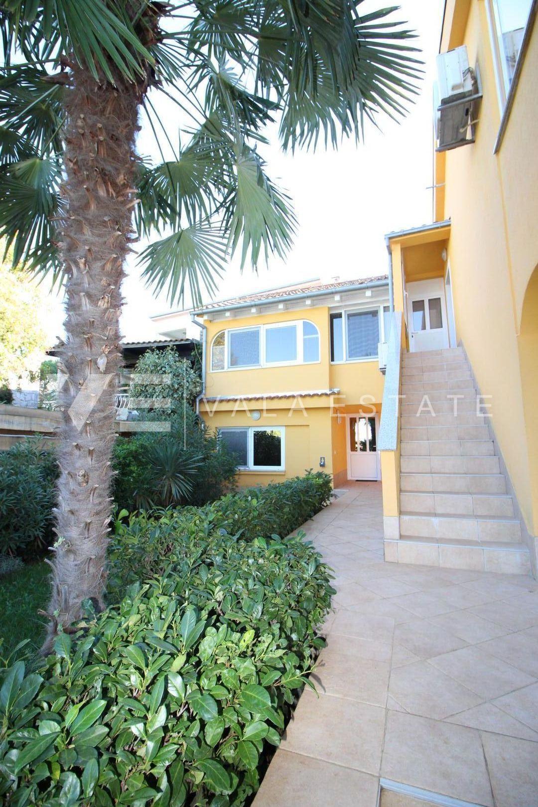 CASA RINNOVATA ED ARREDATA A SOLI 80 M DAL MARE