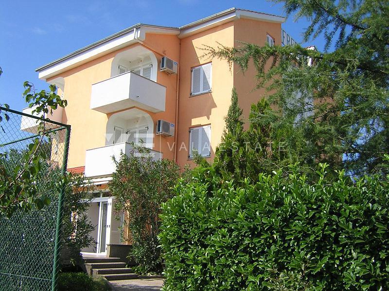 CONDOMINIO - PENSIONE CON 13 APPARTAMENTI IN UNA POSIZIONE ECCELLENTE