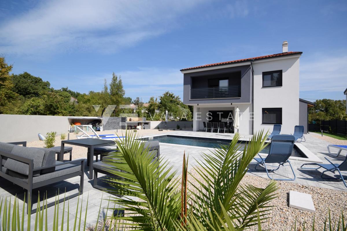 NUOVA MODERNA CASA INDIPENDENTE IN BELLISSIMA LOCAZIONE IMMERSA NELLA NATURA